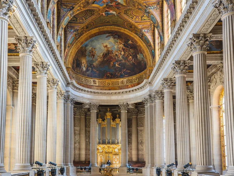 Les 4 erreurs qui ruinent votre plafond (et comment les éviter)