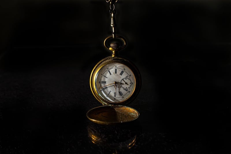 Une horloge murale année 50 pour sublimer votre intérieur en 2026